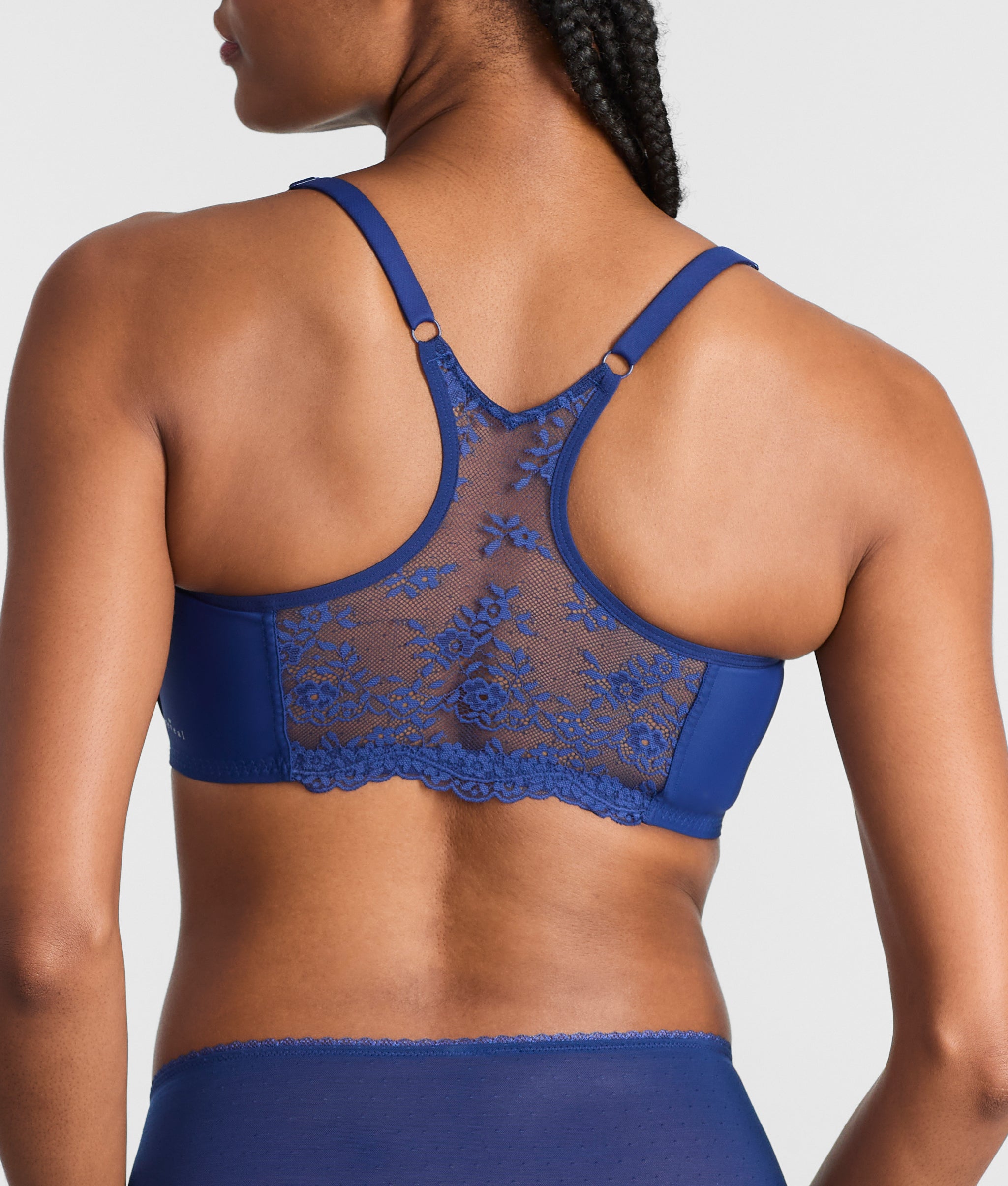 Everyday Essential Lace Front-Close Bra thumbnail 2