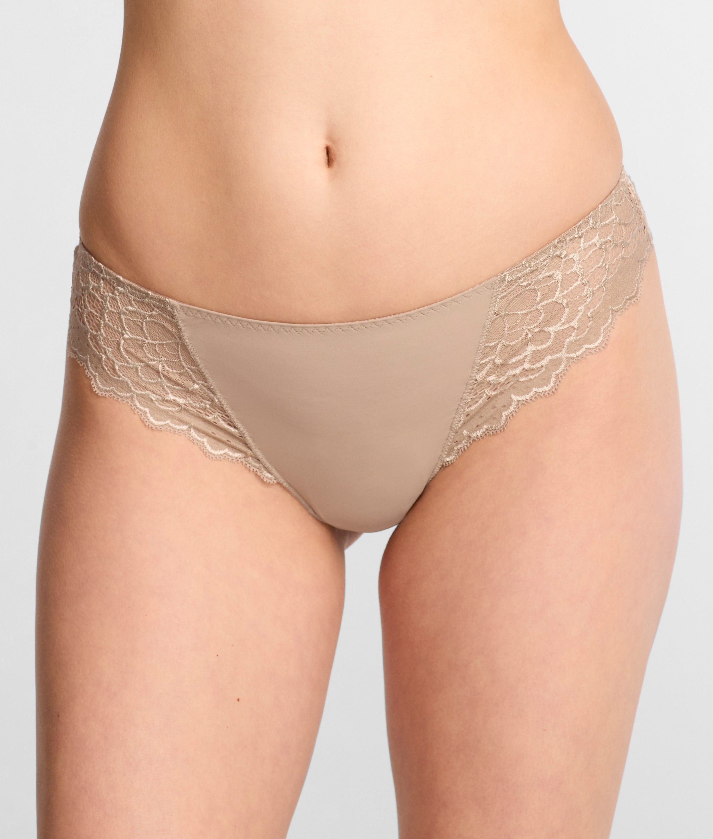Caresse Tanga
