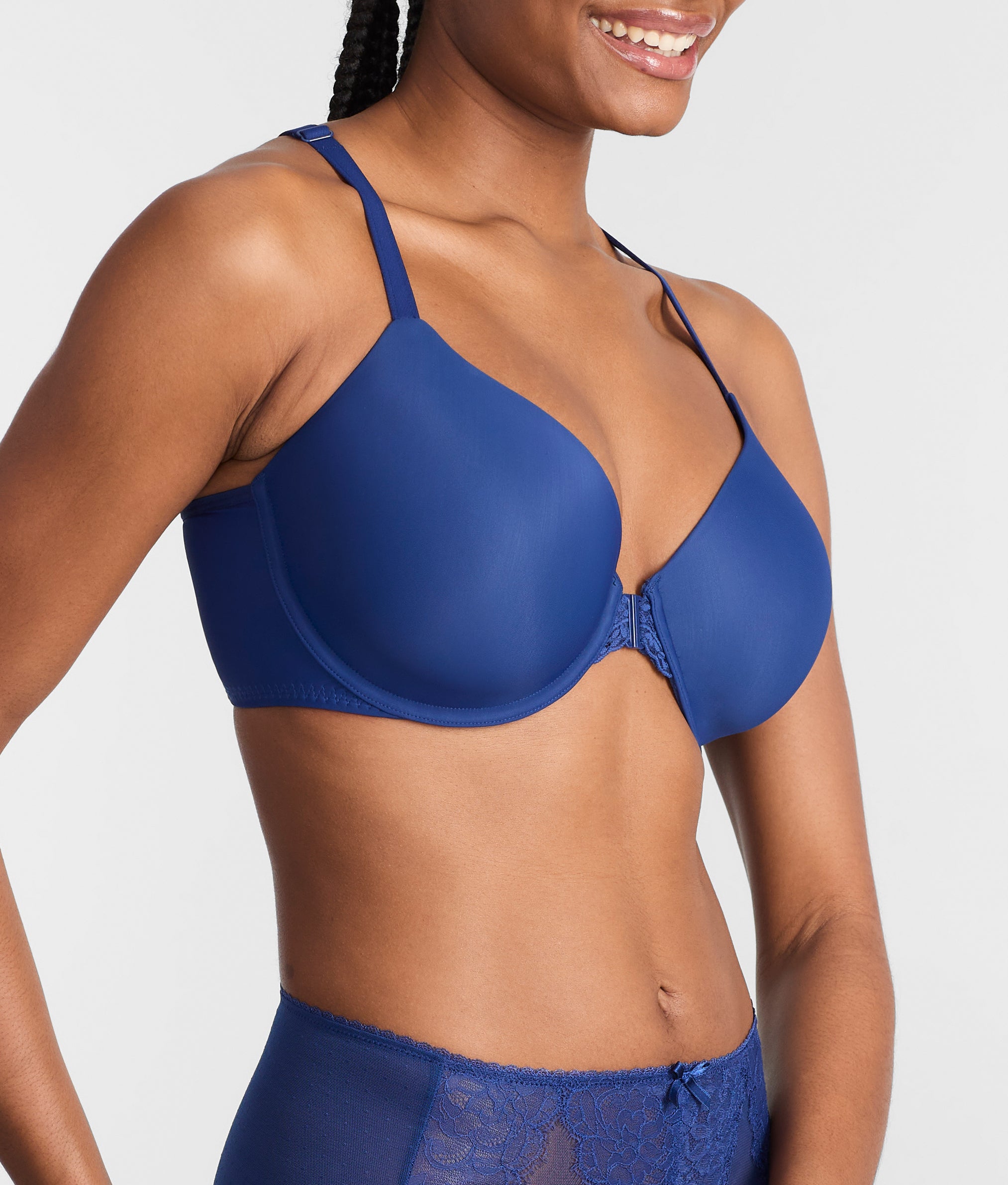 Everyday Essential Lace Front-Close Bra thumbnail 3