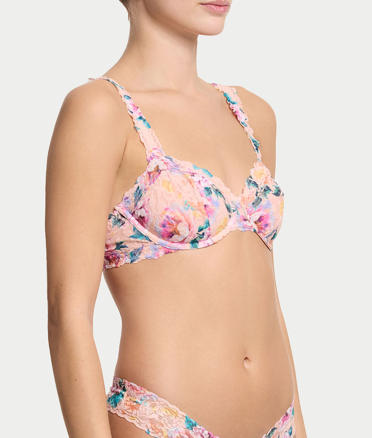 Signature Lace Balconette Bra thumbnail 3