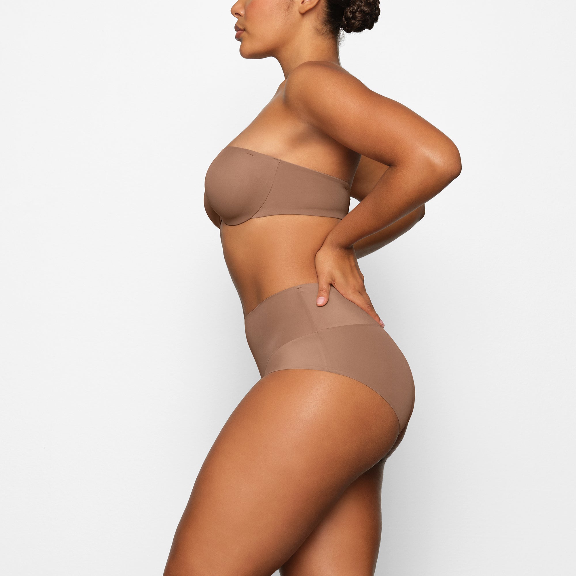 SMOOTHING INTIMATES HIGH-WAISTED BRIEF | SIENNA thumbnail 3