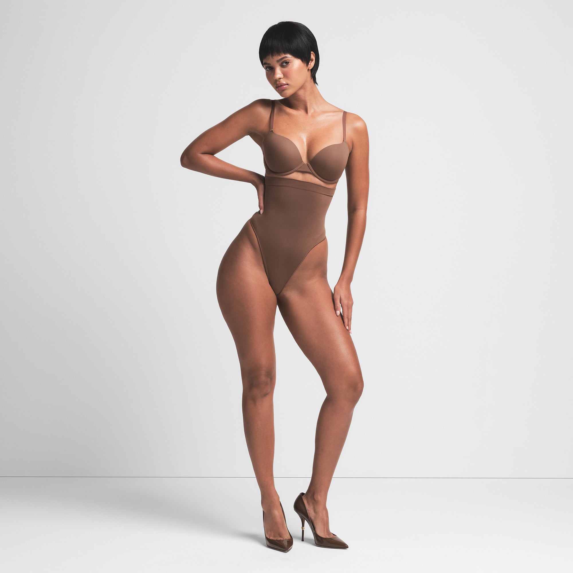 SEAMLESS SCULPT HIGH-WAISTED THONG | JASPER thumbnail 2