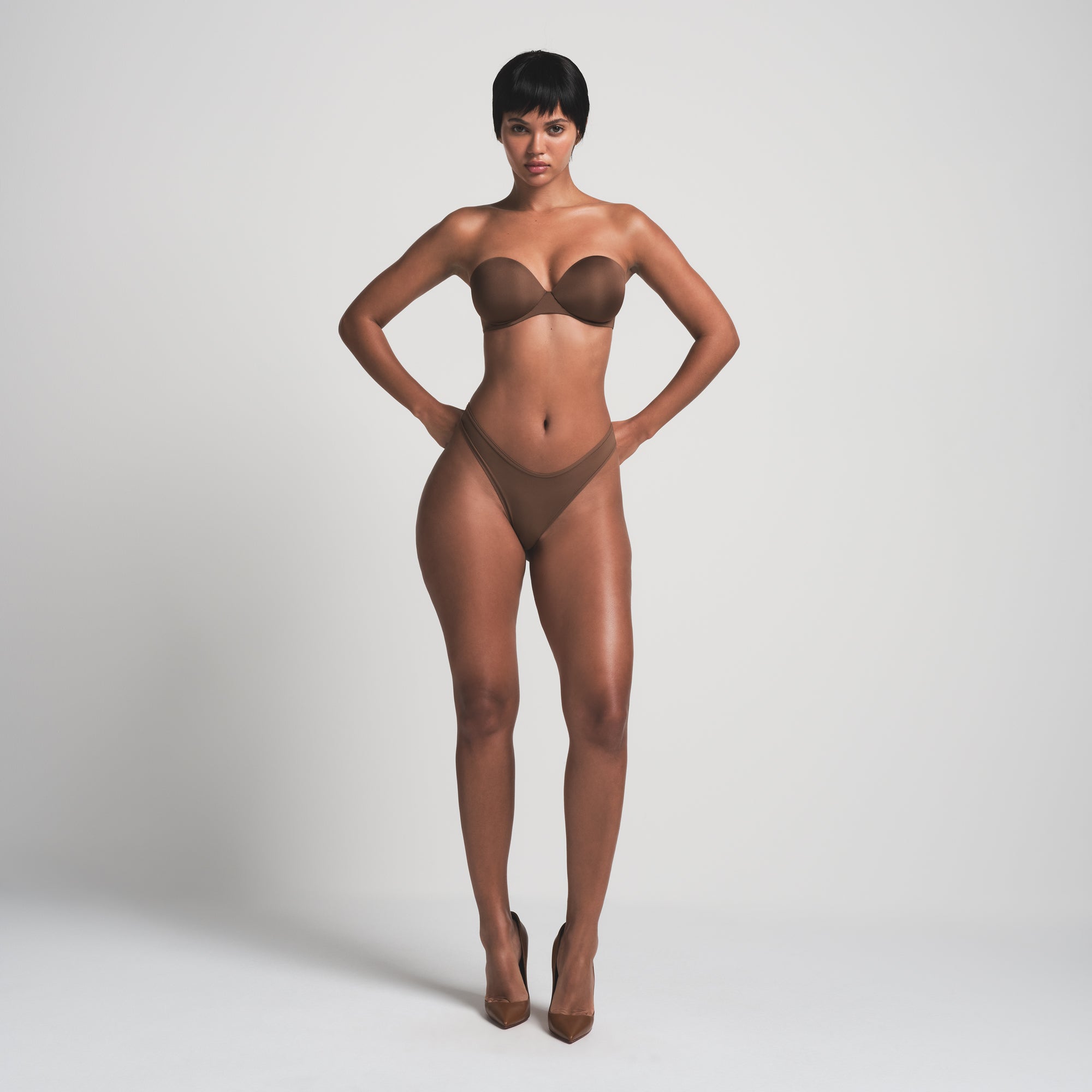 SKIMS ULTIMATE STRAPLESS PUSH-UP BRA | JASPER thumbnail 2
