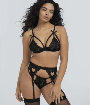 Cage Lace Wireless Bra & Garter Set